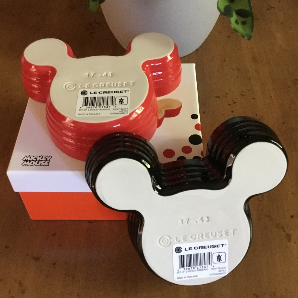 Williams Sonoma Le Creuset Disney Mickey Mouse Stoneware Ramekins - Picture 6 of 12